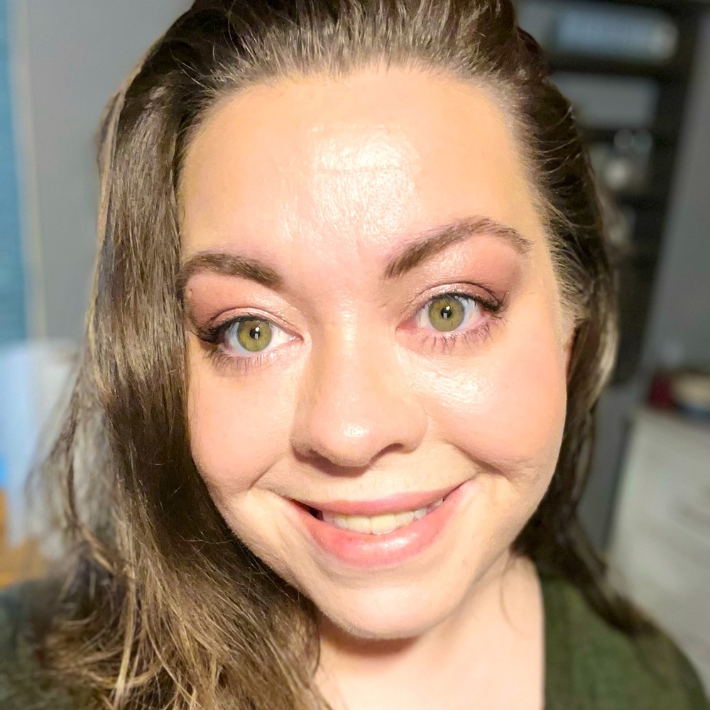 Meet your Posher, Roxanne